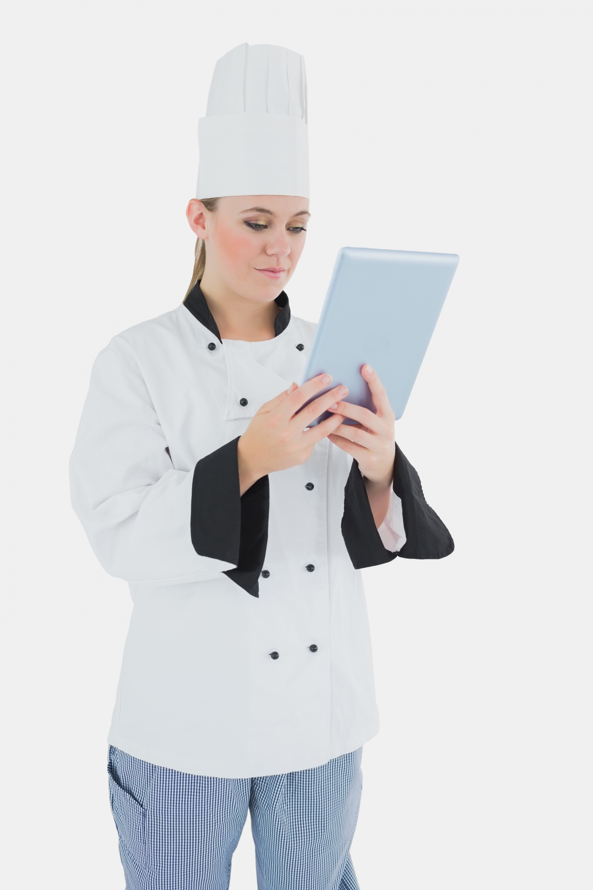 Cucina futuristica con chef e tablet